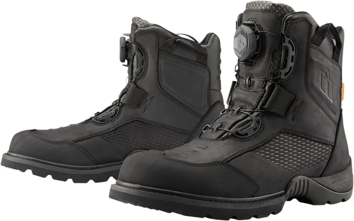52971ec9f27596052752af4a7d63b2c1.webp Stivali Stormhawk Tomaia in pelle premium con finitura idrorepellente. Membrane impermeabili e traspiranti eVent aiutano a mantenere i piedi asciutti Suole in gomma altamente tassellate, antiscivolo e resistenti all’olio, per prestazioni motociclistiche al top Sottopiedi in poliuretano a celle aperte per ammortizzare il piede BOA - immagine 1