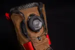 Stivali Stormhawk Tomaia in pelle premium con finitura idrorepellente. Membrane impermeabili e traspiranti eVent aiutano a mantenere i piedi asciutti Suole in gomma altamente tassellate, antiscivolo e resistenti all’olio, per prestazioni motociclistiche al top Sottopiedi in poliuretano a celle aperte per ammortizzare il piede BOA - immagine 30