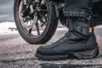 Stivali Stormhawk Tomaia in pelle premium con finitura idrorepellente. Membrane impermeabili e traspiranti eVent aiutano a mantenere i piedi asciutti Suole in gomma altamente tassellate, antiscivolo e resistenti all’olio, per prestazioni motociclistiche al top Sottopiedi in poliuretano a celle aperte per ammortizzare il piede BOA - immagine 19